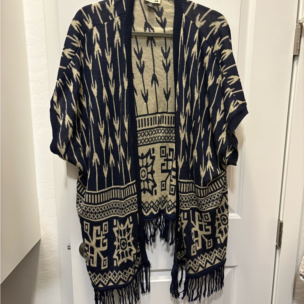 Navy and Cream Patterned Fringe Throw Kimono